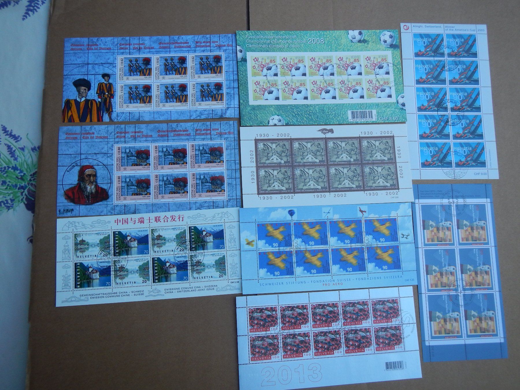 Tous les timbres: 18 Kleinbogen Schweiz 740.- – D'occasion à Aarwangen par Suomo48