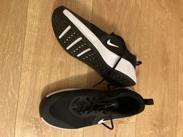 Nike Fitnessschuhe Gr. 44.5 neuwertig