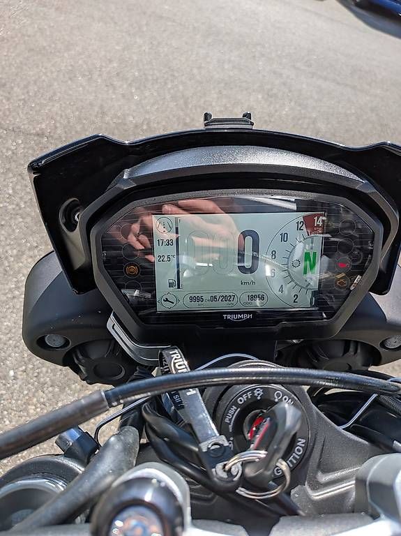 Strada: Street Triple R 765 ABS – Usato da Vicques venduto da Famikottelat 4