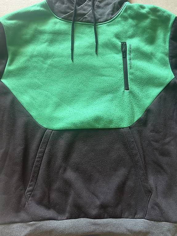 Pullover & Sweatshirts: Pullover schwarz/grün – Gebraucht aus Maisprach von _aliciarebecca_ 2