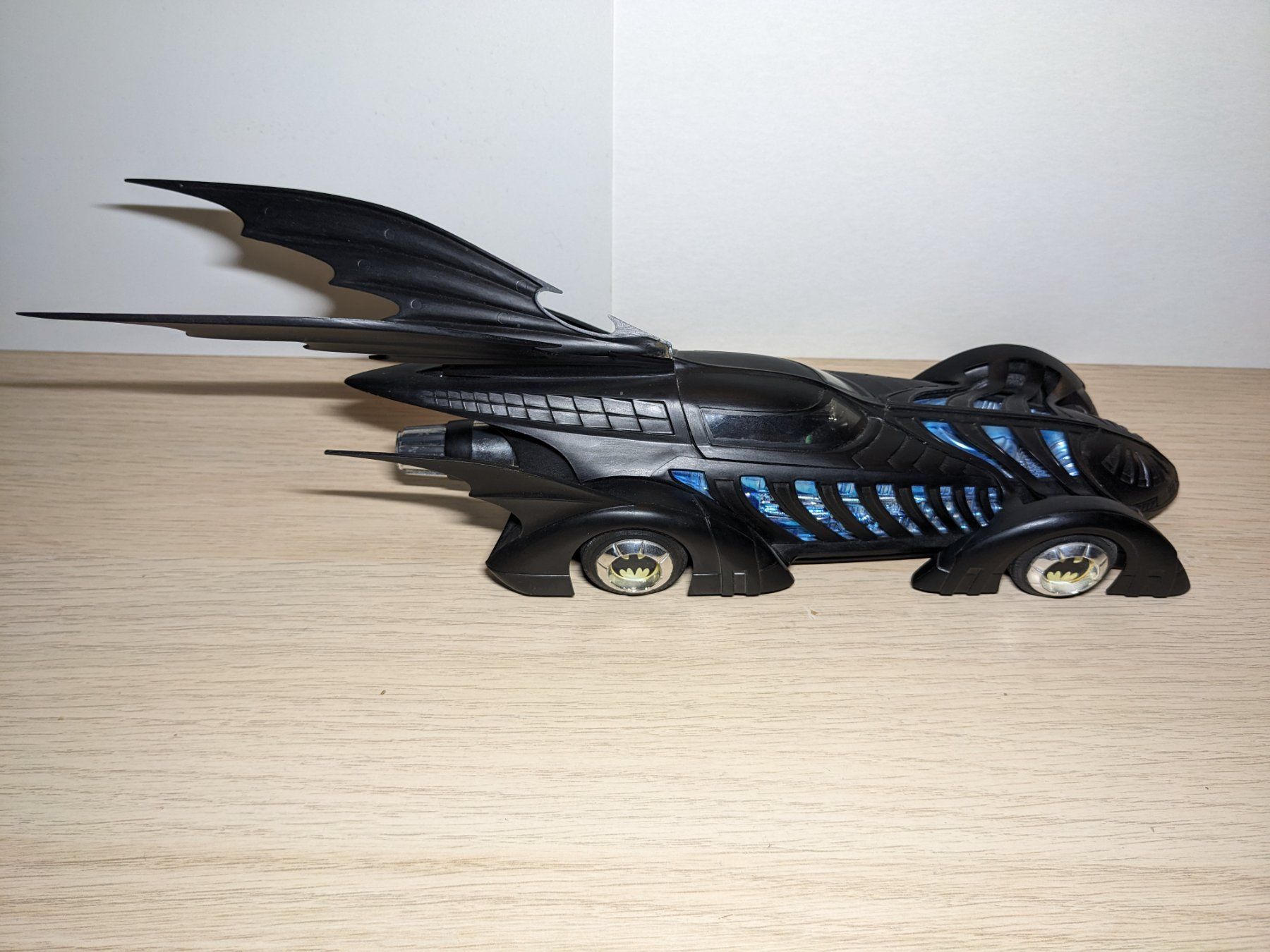 Revell Modellautos: Revell - AMT Batman Forever Batmobile 1-25 Model Kit – Gebraucht aus Gland von