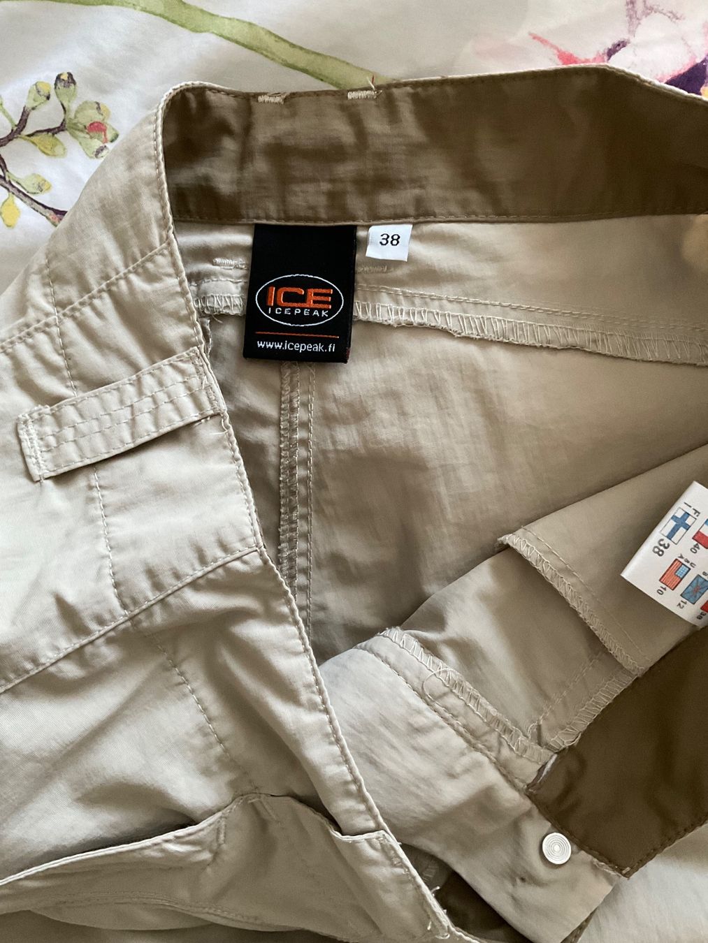 Icepeak Pantaloni: ICEPEAK Shorts Gr 38 beige-olive – Usato da Schlieren venduto da Vilsonella 8