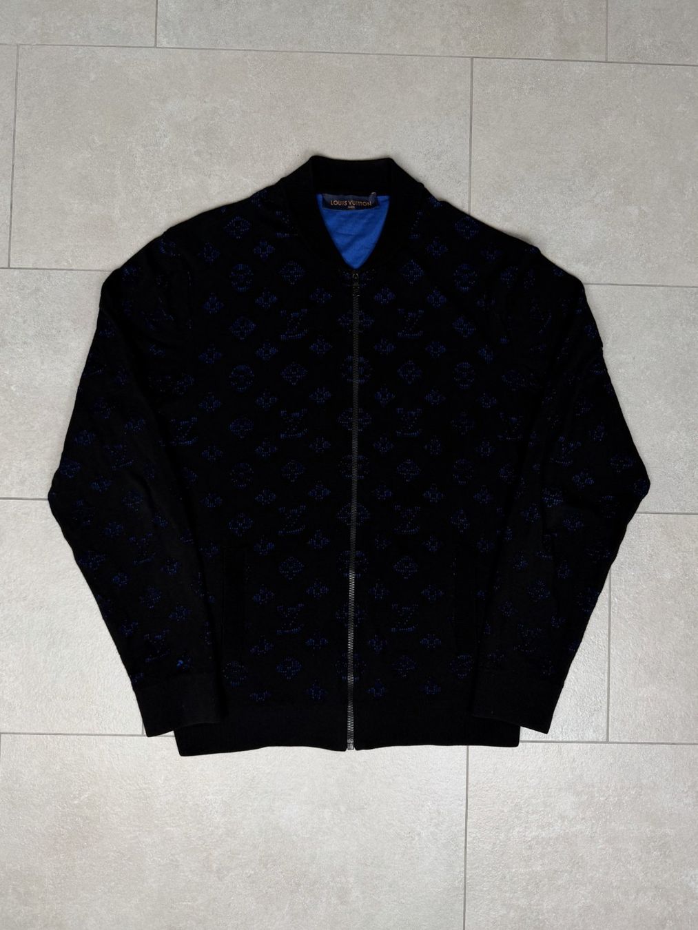 Louis Vuitton Giacche: Louis Vuitton SS20 Virgil Abloh Drop Needle Monogram Bomber – Usato da Biel/Bienne venduto da sami0788480082