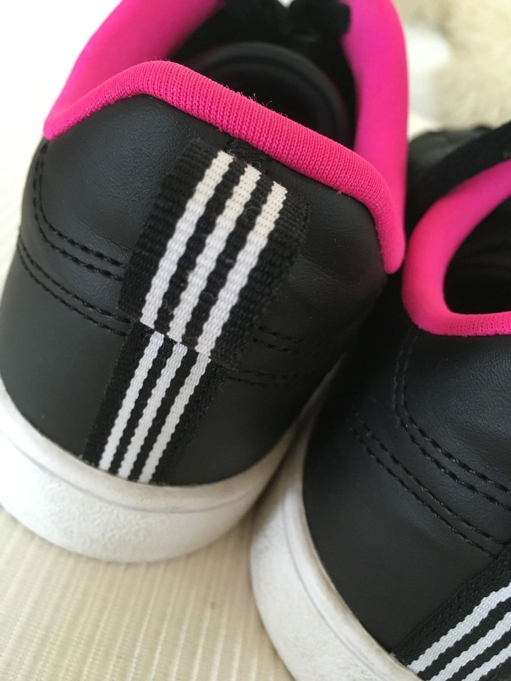 Adidas Damenschuhe: Adidas Sneakers Gr. 40 – Gebraucht aus Muotathal von robin40 5