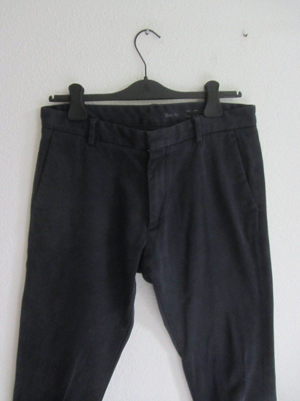 Cos Pantaloni: COS - Chino Hose dunkelblau 48/M – Usato da Zürich venduto da Diazaio 1