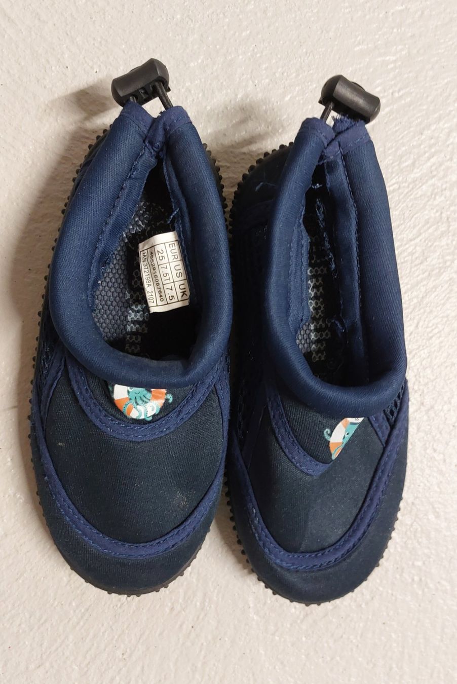 Scarpe per ragazzi: Badeschuhe Grösse 25 – Usato da Hefenhofen venduto da mar_pm5k 1