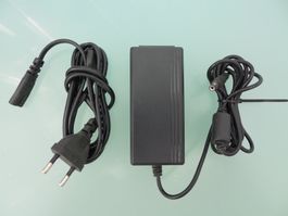 34) CWT Netzteil AC-Adapter - PAG024F - 24 Watt