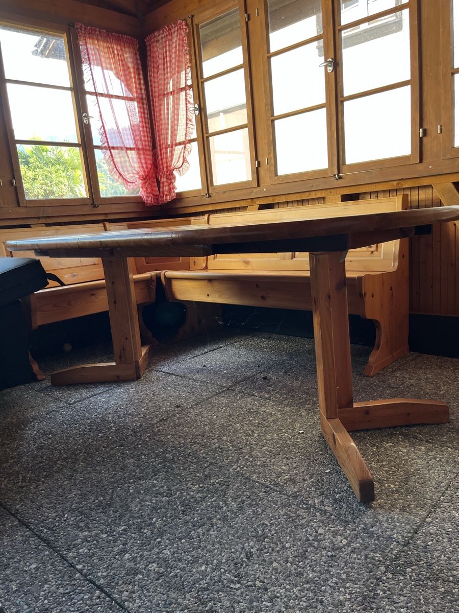Set di tavolo e panche: Eckbank und Tisch  – Usato da Seewen SZ venduto da sil_7dg5 1