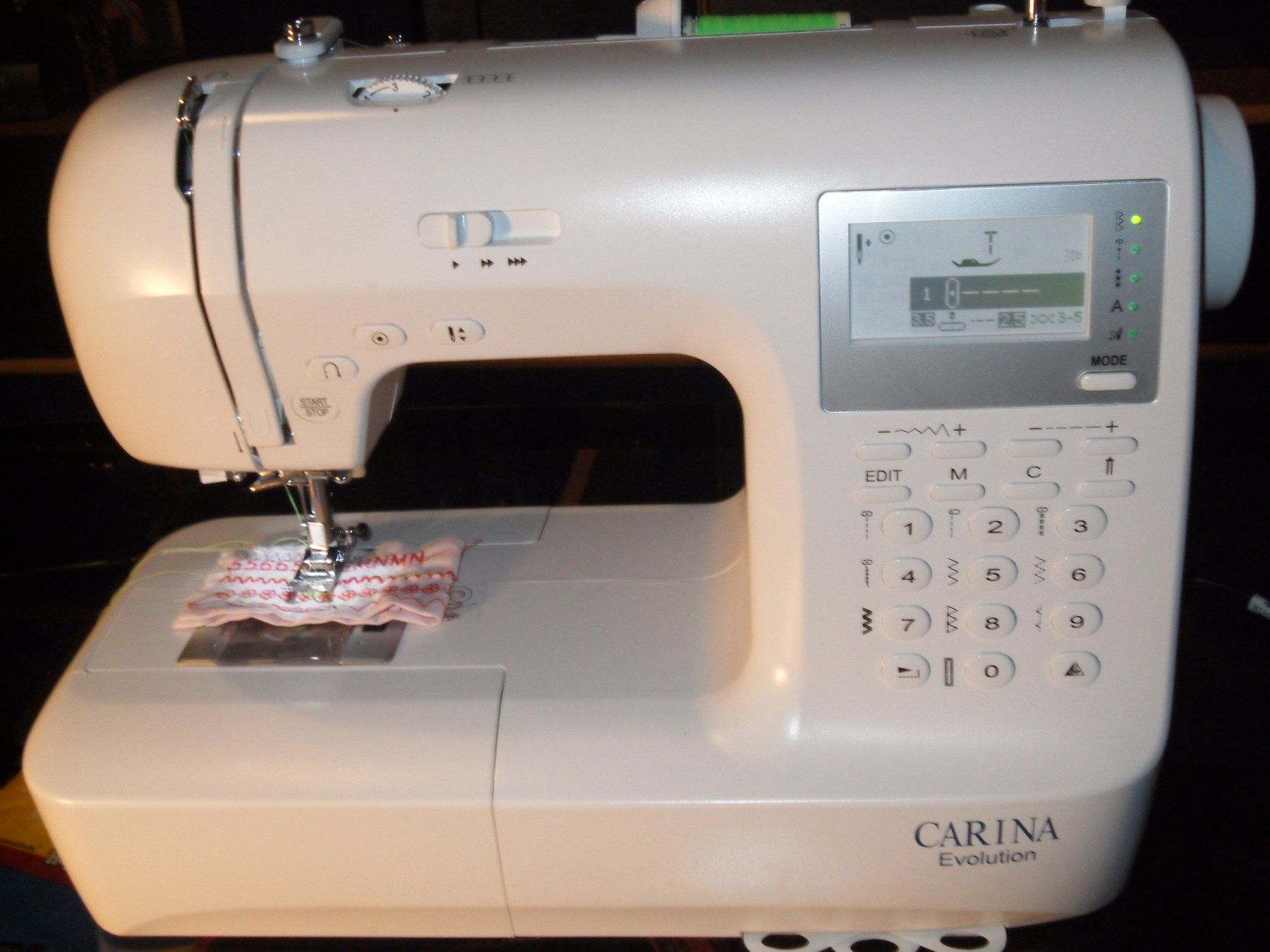 Novamatic Macchine da cucire: Nähmaschine (  No 1)CARINA  EVOLUTION – Usato da Zuchwil venduto da t.rachel 2