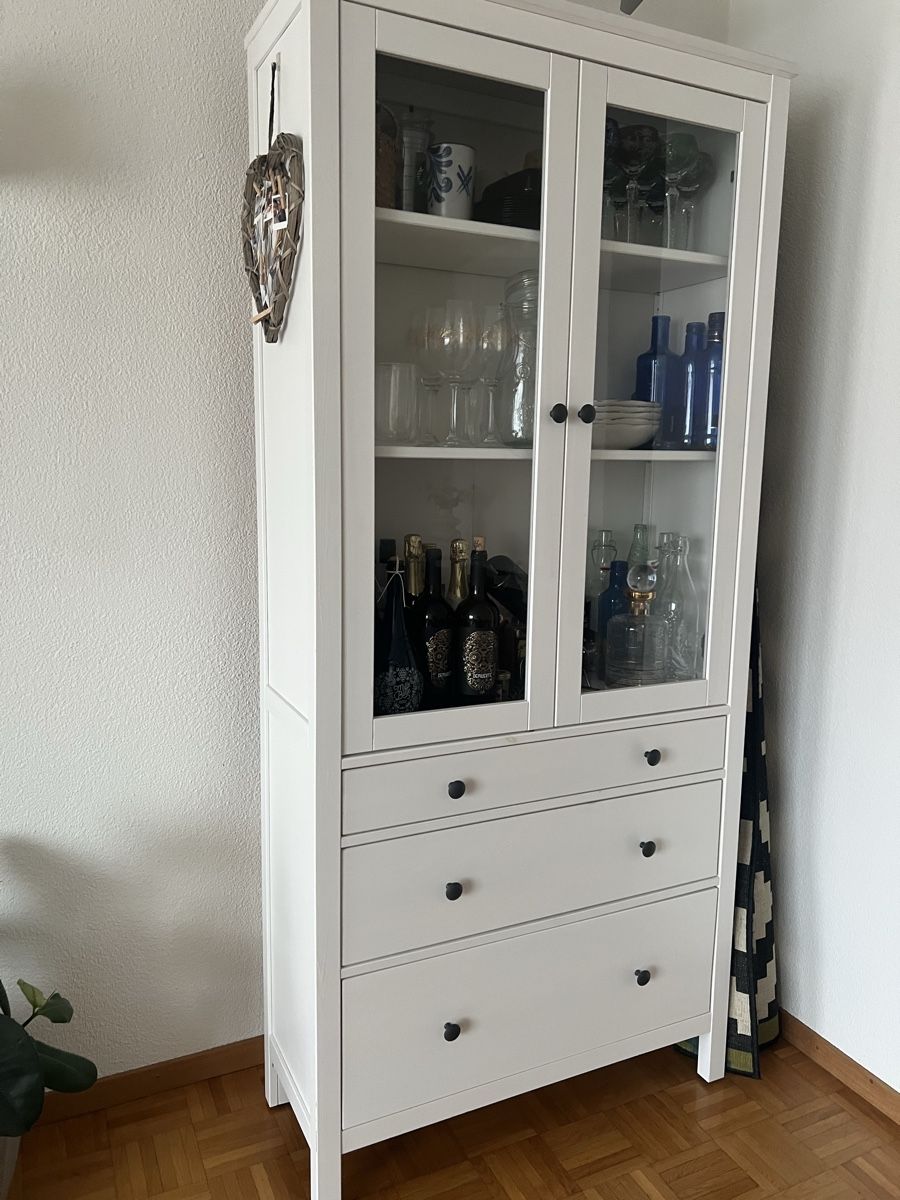 Scaffali: Ikea Hemnes Vitrine weiss – Usato da Tuggen venduto da Tantas 1
