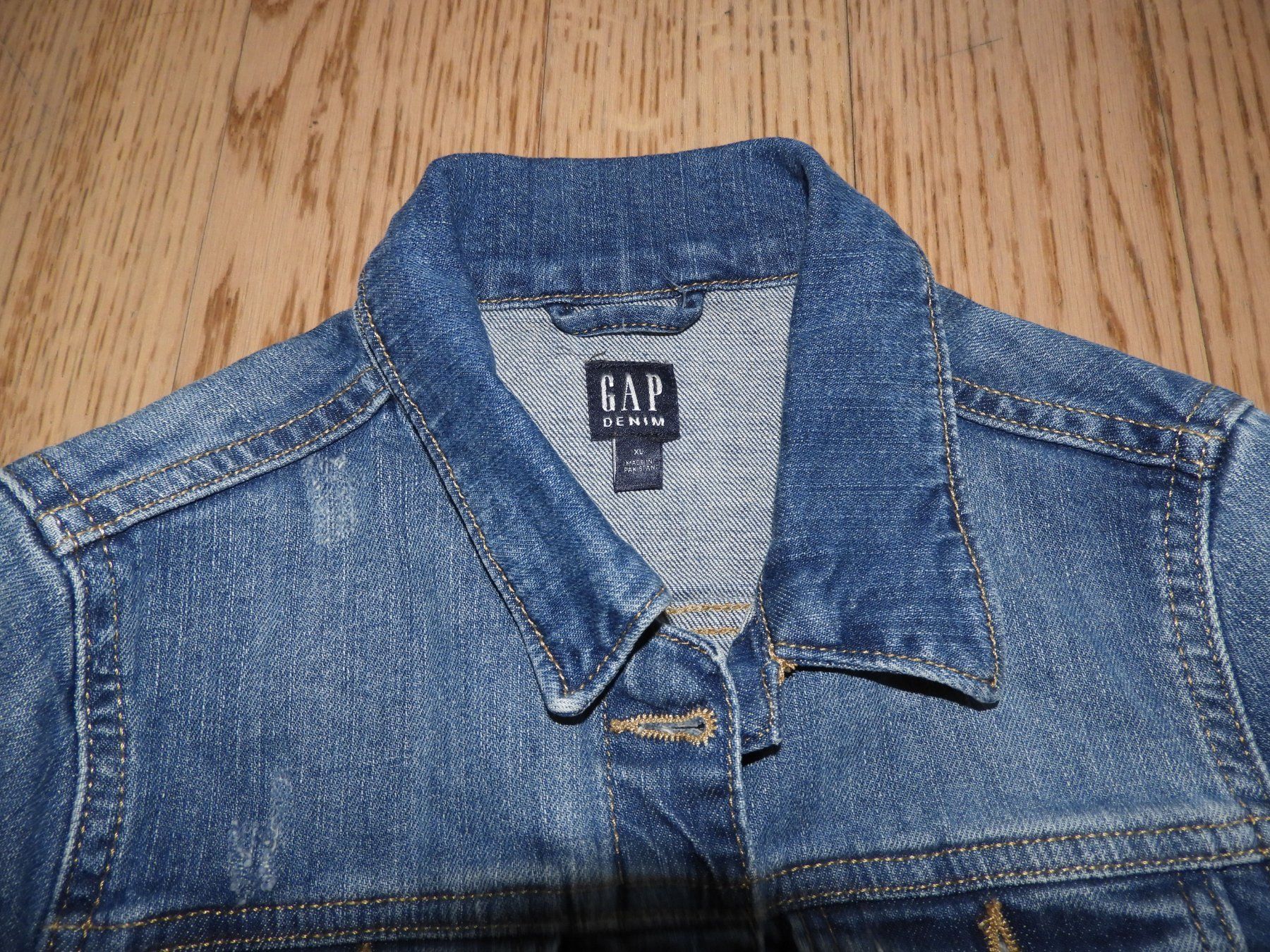 Gap Jacken: GAP Jeans Jacke Damen Gr. S – Gebraucht aus Hergiswil NW von Noema2006 1