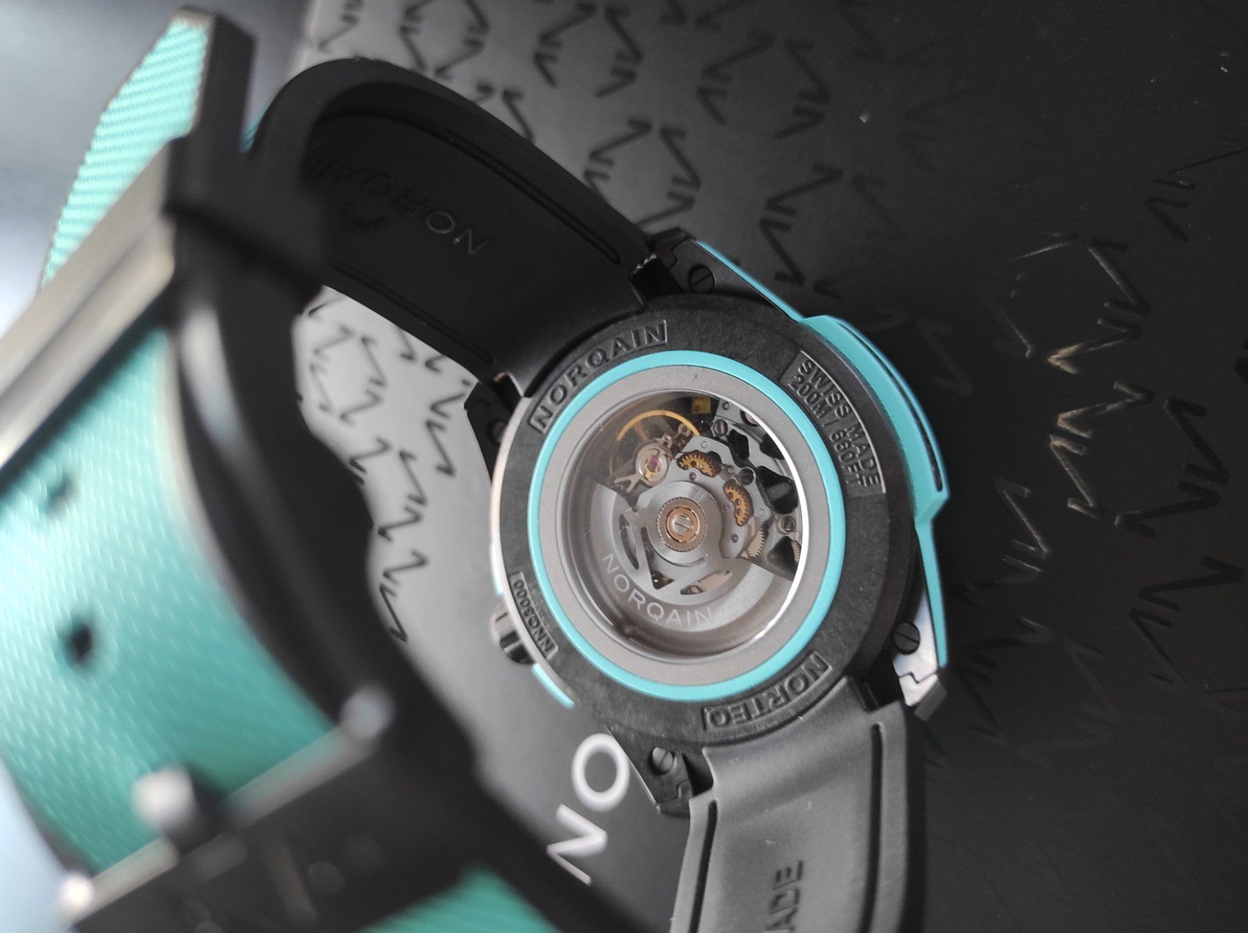 Norqain Orologi: Unworn - Wild One Skeleton 42mm Turquoise – Nuovo (secondo la descrizione) da Eschenz venduto da Ruggio 5