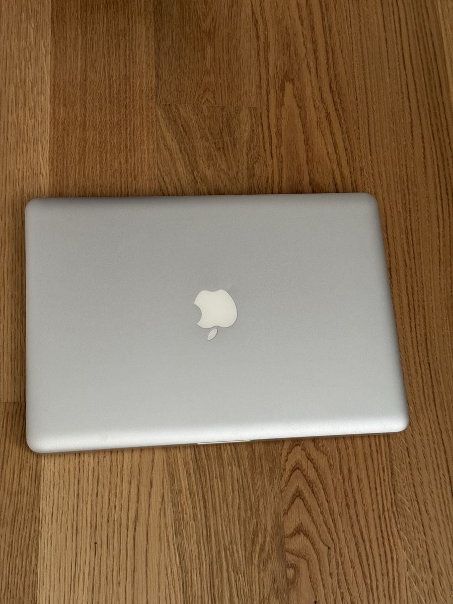 Apple Notebooks: Apple MacBook Pro 13 Zoll  – Defekt aus Chur von nica_jo