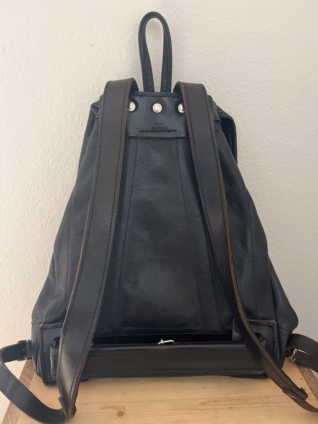 Zaini: Schwarzer Leder-Rucksack vom Fachgeschäft – Usato da Urdorf venduto da Resumasa 2