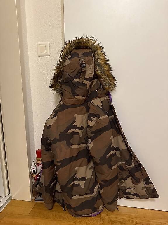 Giacche: Kangaroo Winterjacke millitäroptik Grösse 36 – Usato da Pfäffikon SZ venduto da Melanie335 1