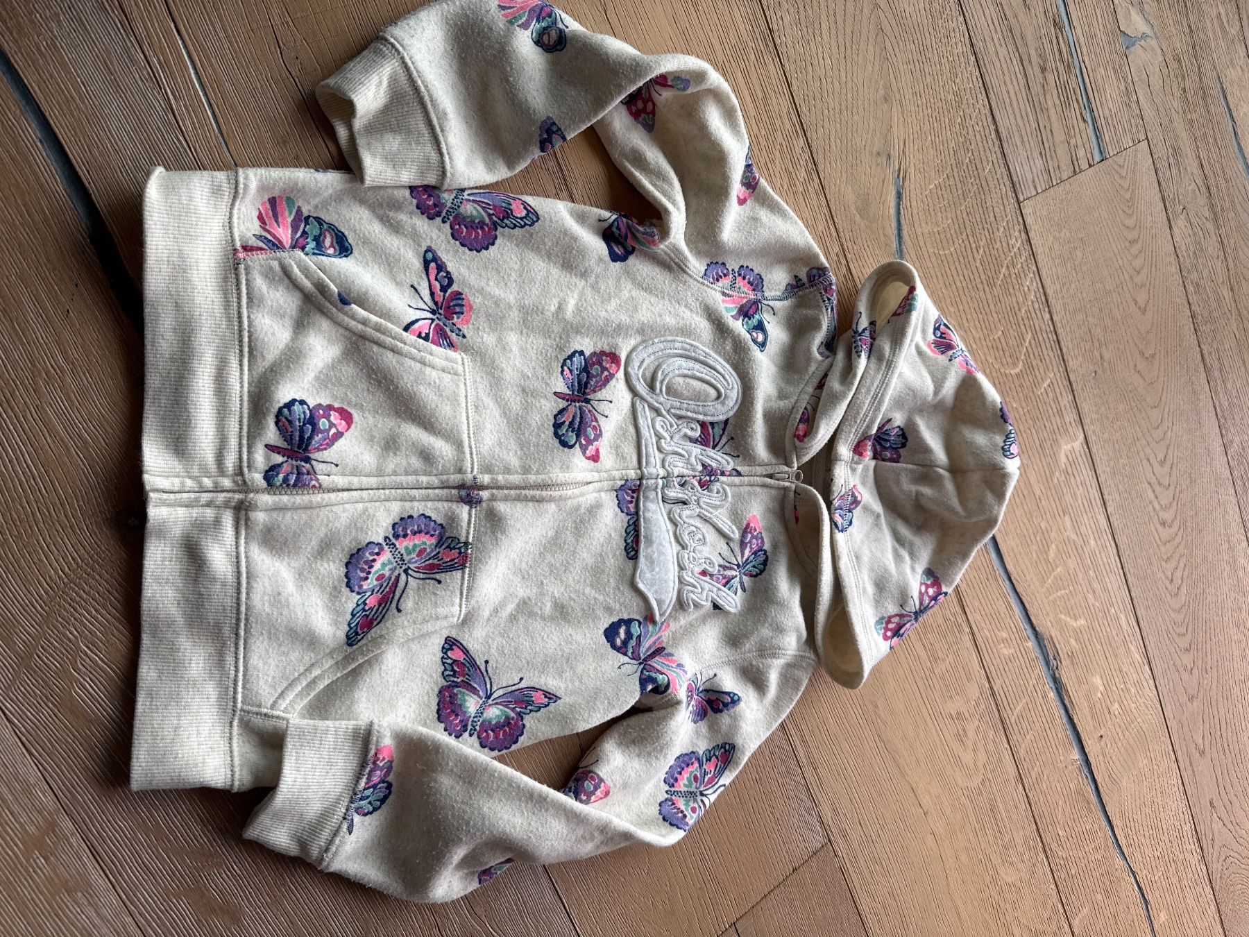 Giacche & Cappotti: Oshkosh Sweatjacke Gr. 5 – Usato da Himmelried venduto da Dievole