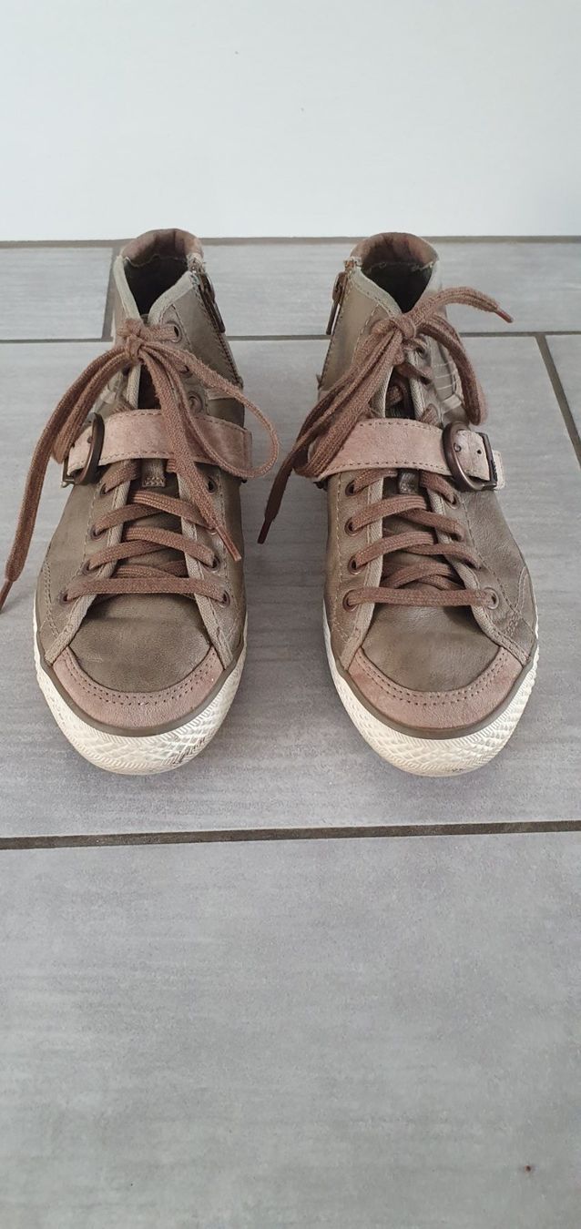 Esprit Damenschuhe: Sneakers Esprit, Gr. 37 ab CHF 1.00 – Gebraucht aus Wallenwil von Rainbow45 2