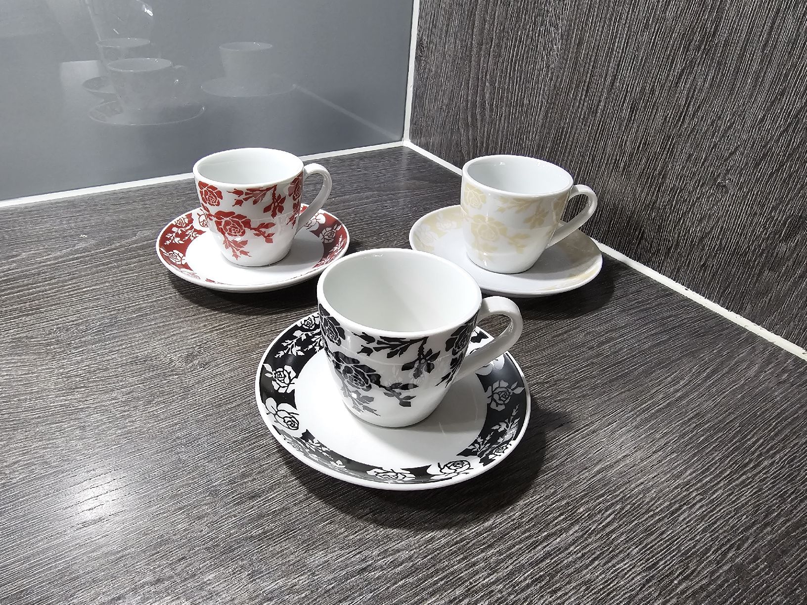 Set di piatti: Espressotassen mit Teller – Nuovo (secondo la descrizione) da Schaffhausen venduto da Nadia1111 1