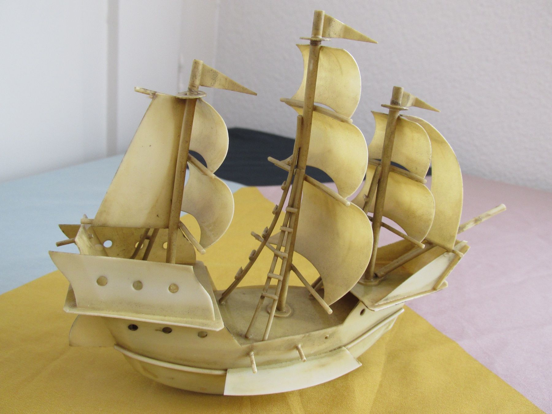 Alle Dekorationen: maritime Dekoration: Bakelit Schiffsmodell, Vintage – Gebraucht aus Winterthur von mat_q5d5 9