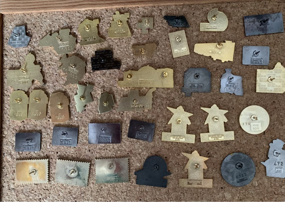 Placchette & Badge: 39 Pin‘s PTT und DIE POST – Usato da Egg b. Zürich venduto da ohtannenbaum 2