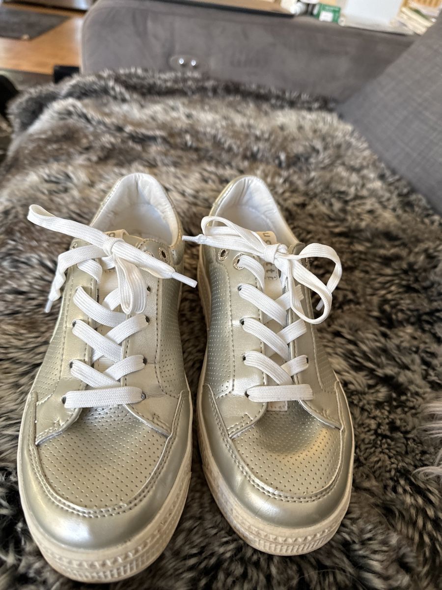 Bugatti Scarpe da donna: Bugatti Sneakers (38) – Usato da Vezia venduto da sidu03