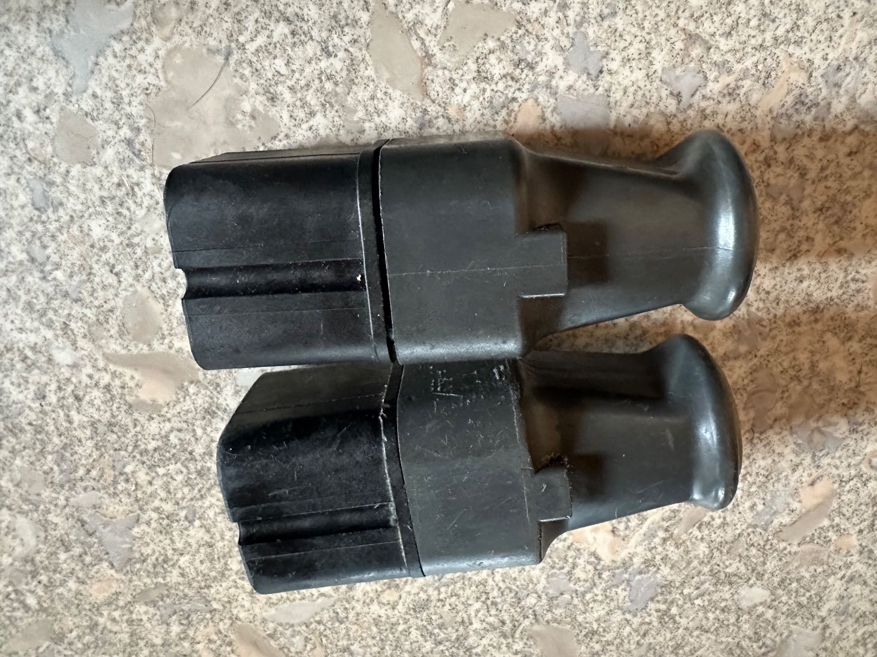 Spine: Stecker J15 5 polig  2.Stück – Usato da Huttwil venduto da Bolpa