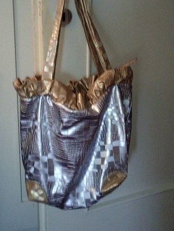 Herzige Tasche Gold Silber 40 x 39 cm Träger 26 cm