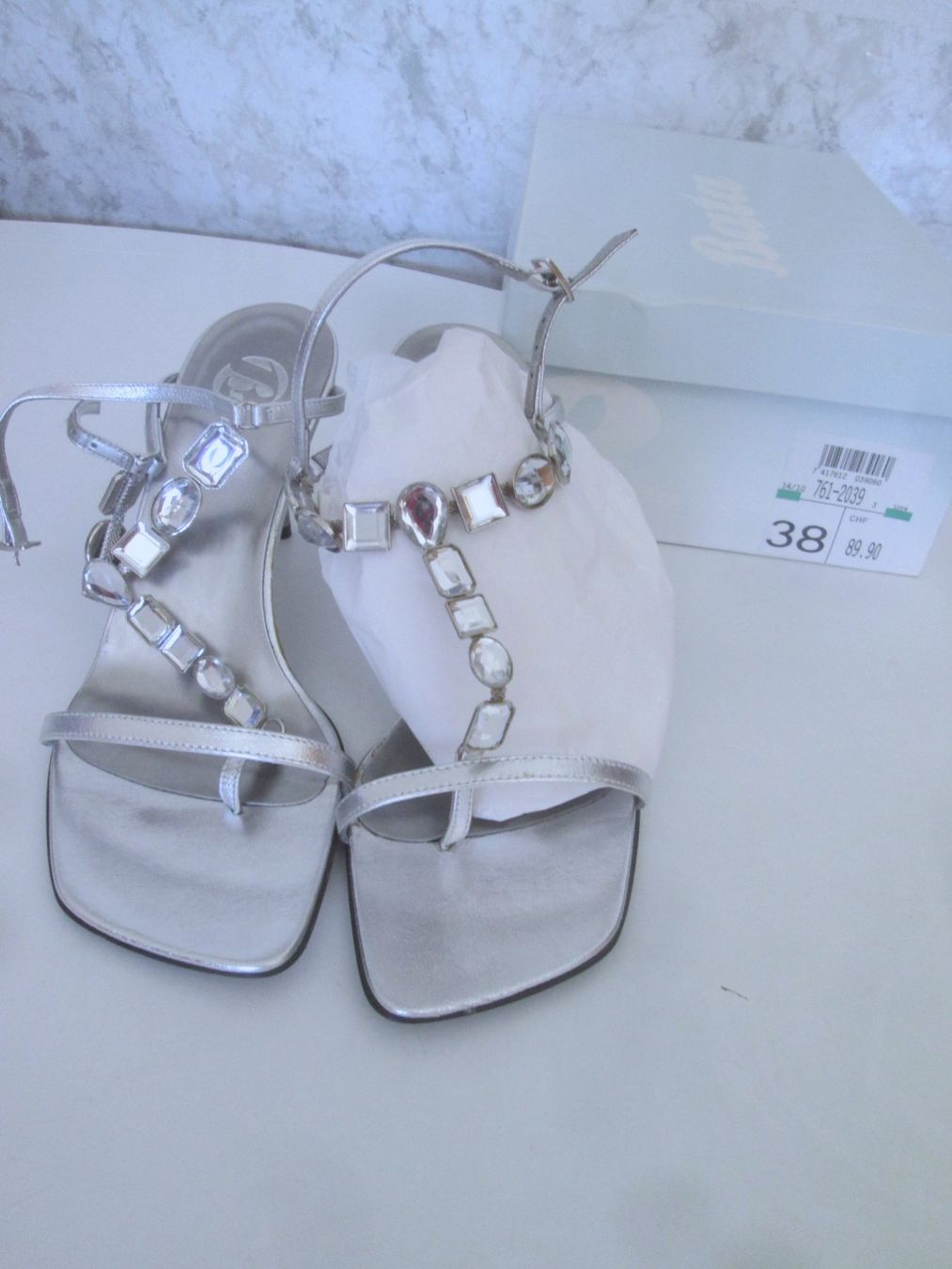 Scarpe da donna: Bata Flip-Flops mit Strasssteinen, Größe 38, neu – Nuovo e nell'imballaggio originale da Sementina venduto da babucia