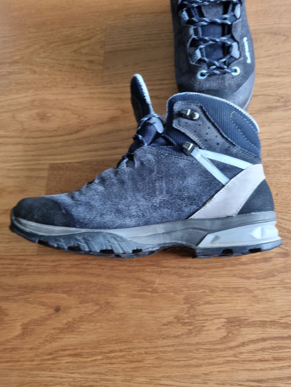 Lowa Scarpe da donna: Wanderschuhe lowa gore tex Größe 38 – Usato da Gelfingen venduto da GaelleBr 1