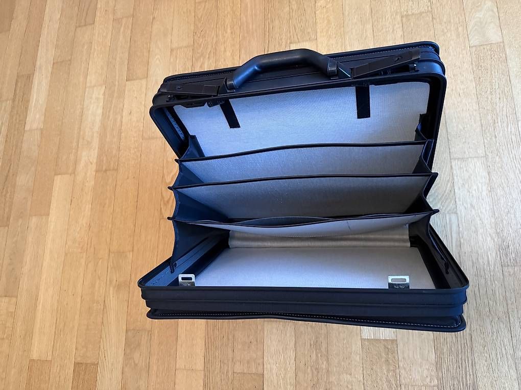 Valises & Sacs: Aktenkoffer  – D'occasion à Kirchberg BE par lostchild 1