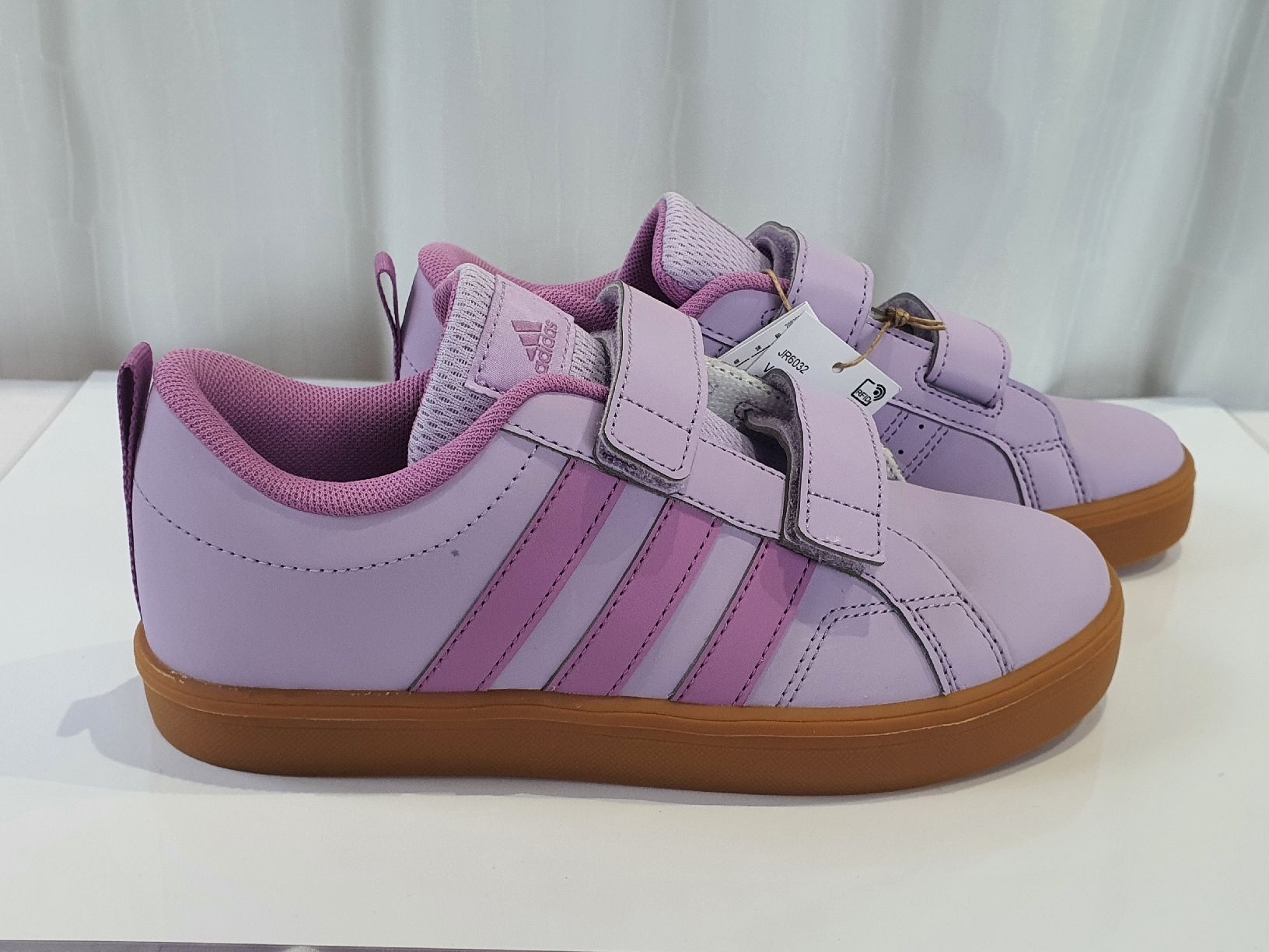 Adidas Chaussures filles: Gr. 34 - Adidas Sneaker, Neu – Neuf avec emballage d'origine à Nürensdorf par sal_g2bz 1