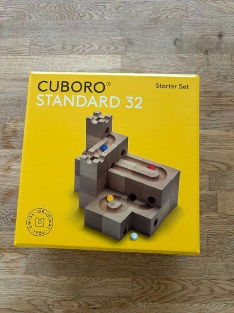 Cuboro Giocattoli: CUBORO Standard 32 Starter Set Holz neuwertig – Nuovo (secondo la descrizione) da St. Gallen venduto da dso_r9l6