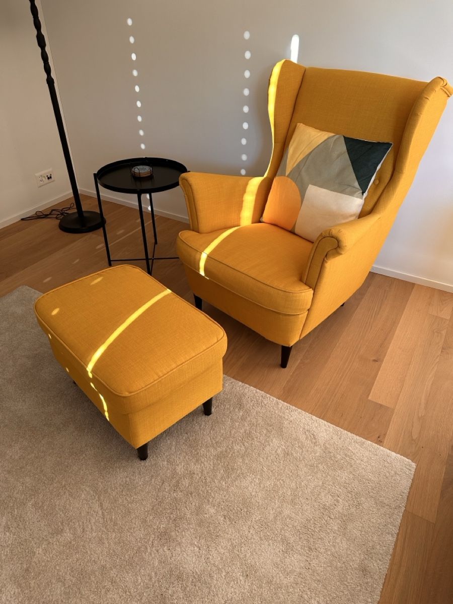 Ikea Fauteuils: Sessel mit Hocker gelb guter Zustand – D'occasion à Zürich par sem_6kf7
