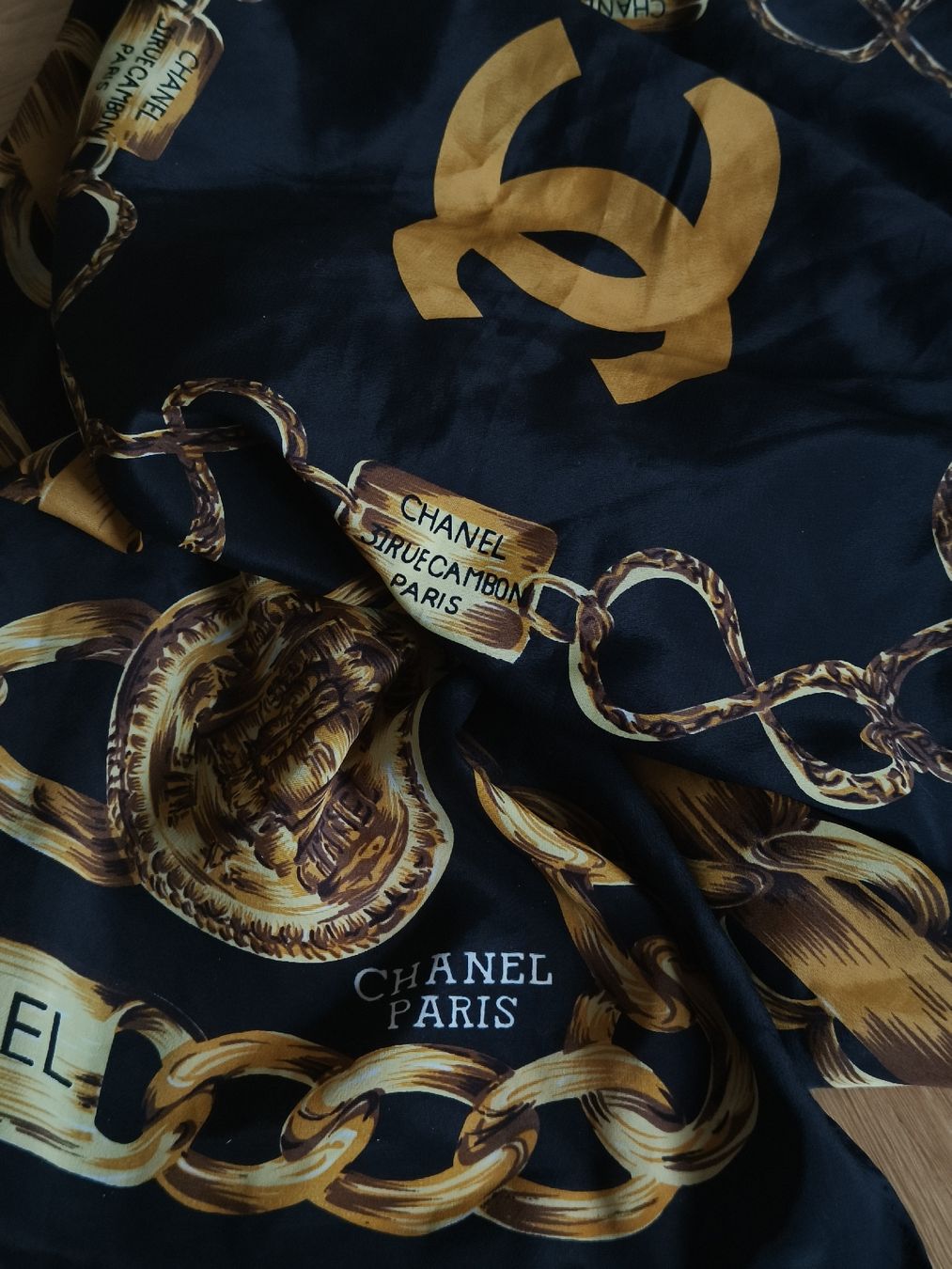 Chanel Foulard & Sciarpe: CHANEL Seidentuch – Usato da Zürich venduto da Anni_Z 2