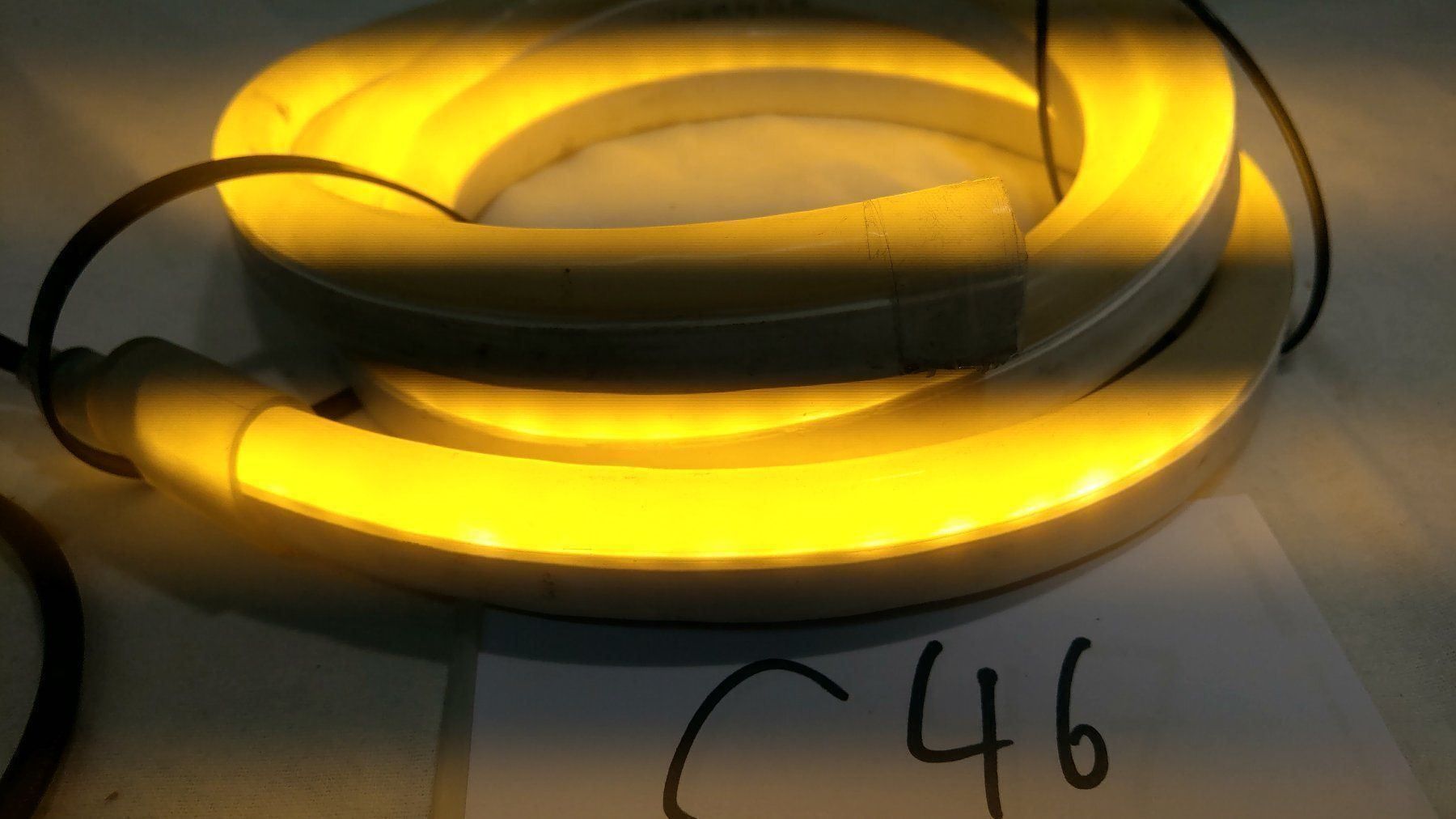 Ghirlande e barre luminose: LED Neonflex Musterstück ca. 1,5m (C46) – Nuovo (secondo la descrizione) da Däniken SO venduto da Profog1 2