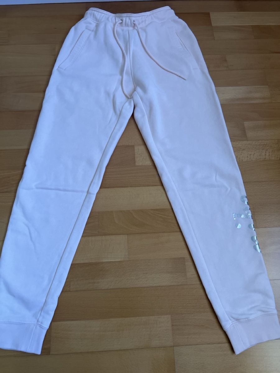 Nike Pantaloni: Nike Jogginghose/Trainerhose Damen – Usato da Oberengstringen venduto da pri_c8jk