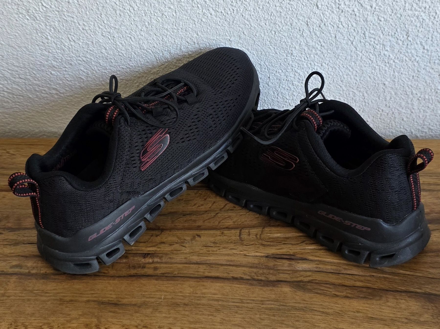 Skechers Damenschuhe: Skechers GLIDE STEP Gr.40 – Gebraucht aus Frauenfeld von Bleeddragon