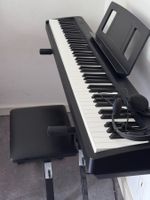 Digitalpiano Roland schwarz mit Ständer gebraucht