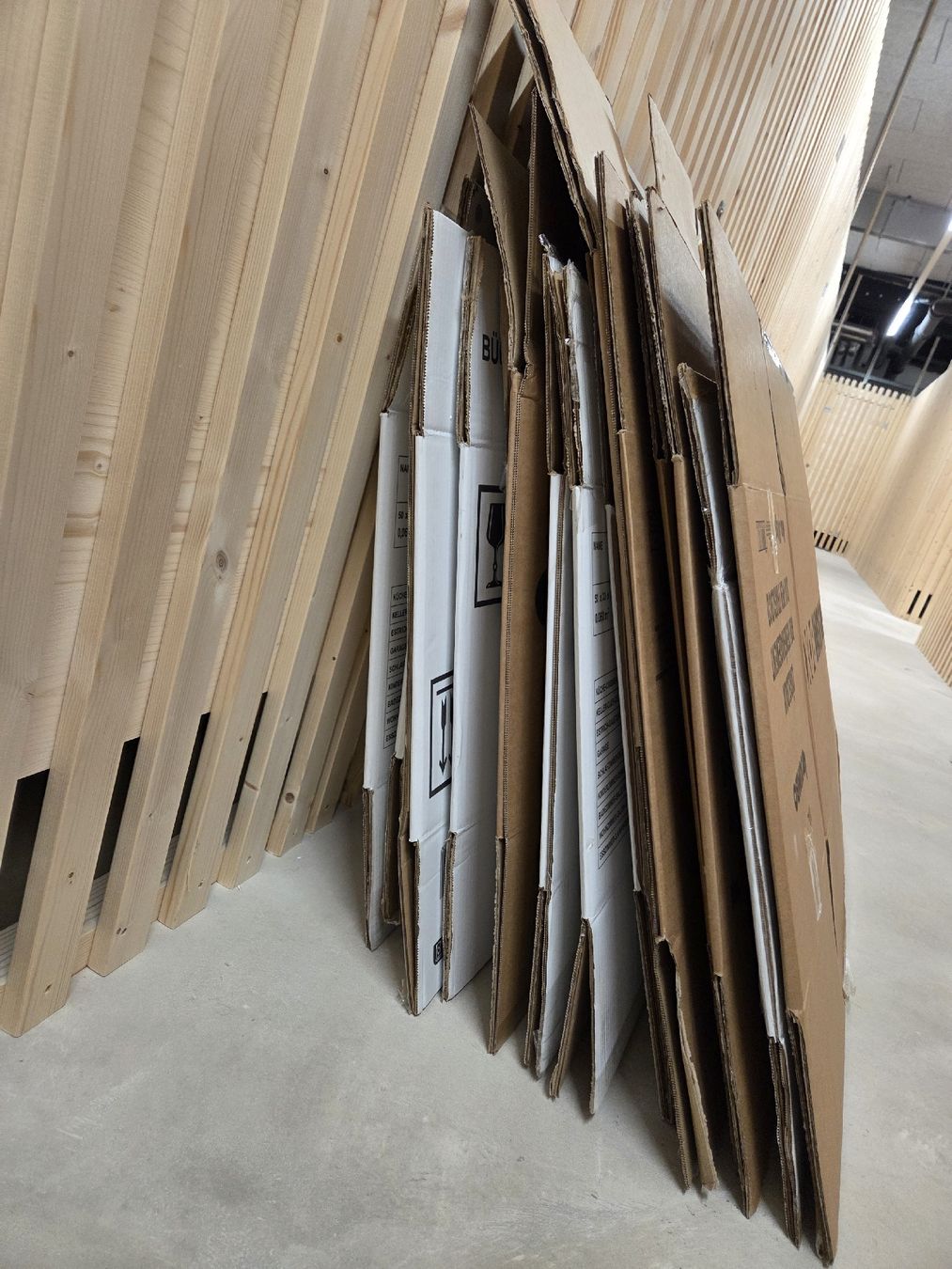Cartoni: 15x Umzugskarton / Moving boxes foldable – Usato da Cham venduto da Hunninko 1
