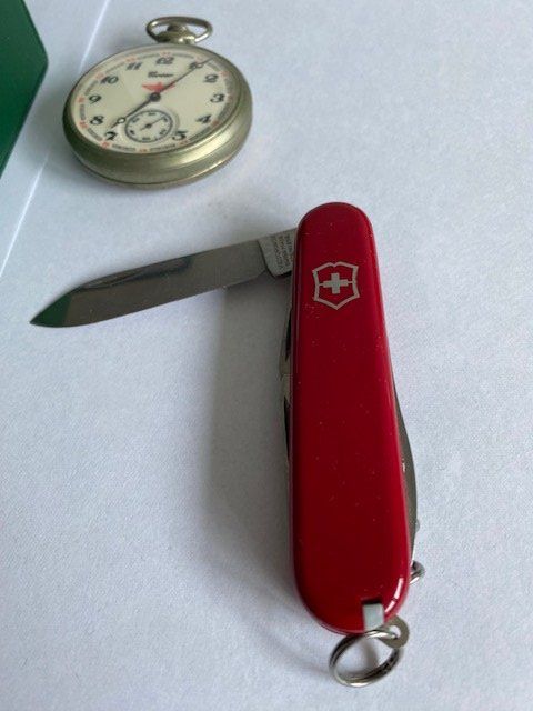 Swiss Orologi: ZWEI UHREN UND EIN MESSER – Difettoso da Chur venduto da silbermon 6