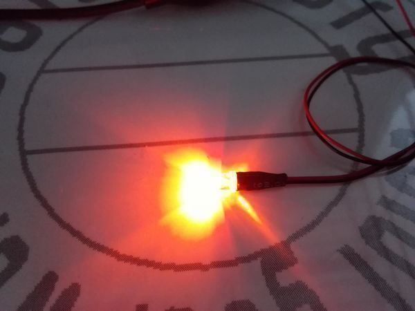 Componenti elettronici: Flachkopf-LED 5mm verkabelt 12V, orange – Nuovo (secondo la descrizione) da Luzern venduto da Salefactory