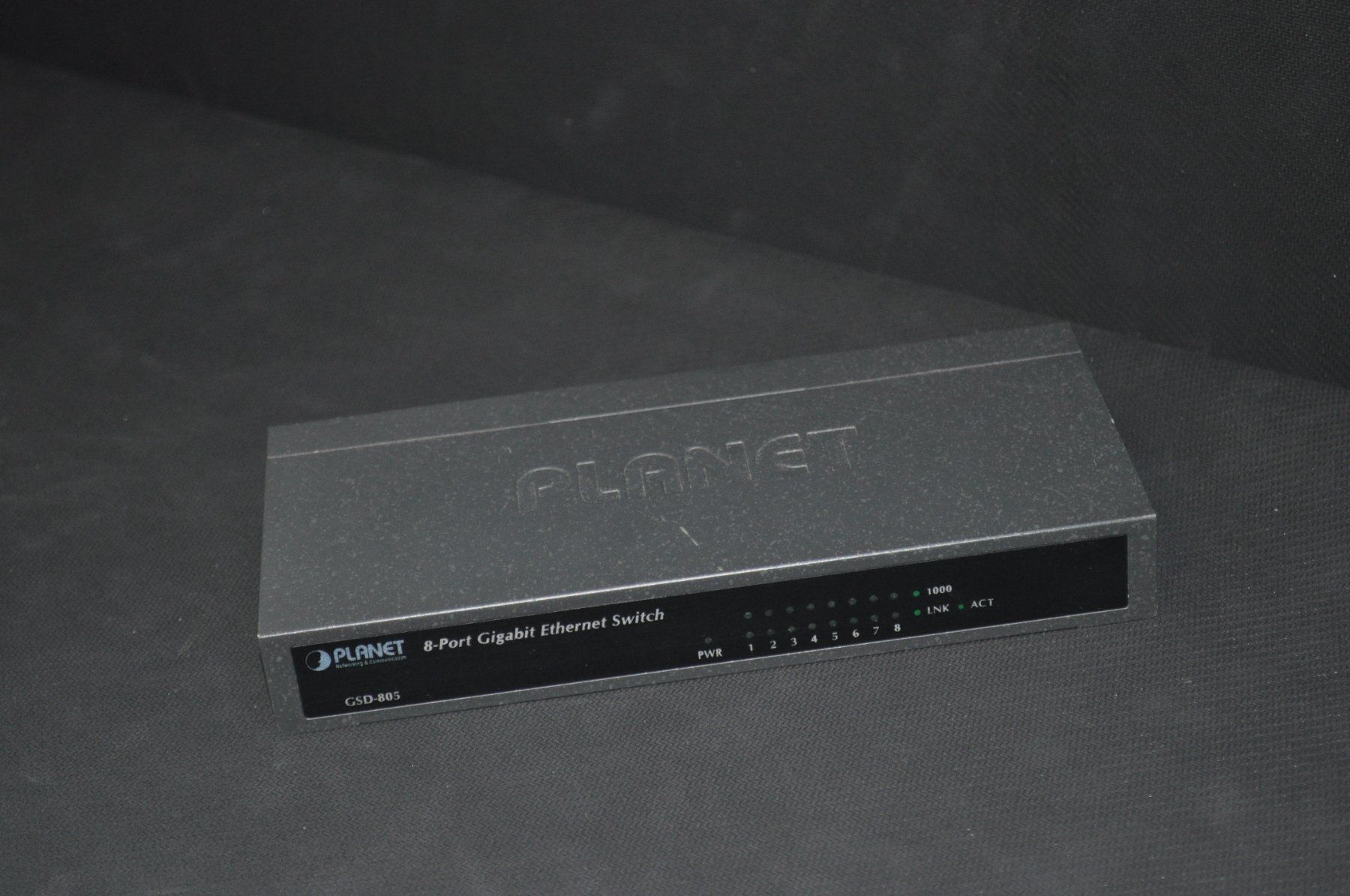 Hub & Switch: 8-Port Gigabit Ethernet Switch – Usato da Zizers venduto da Digitag0