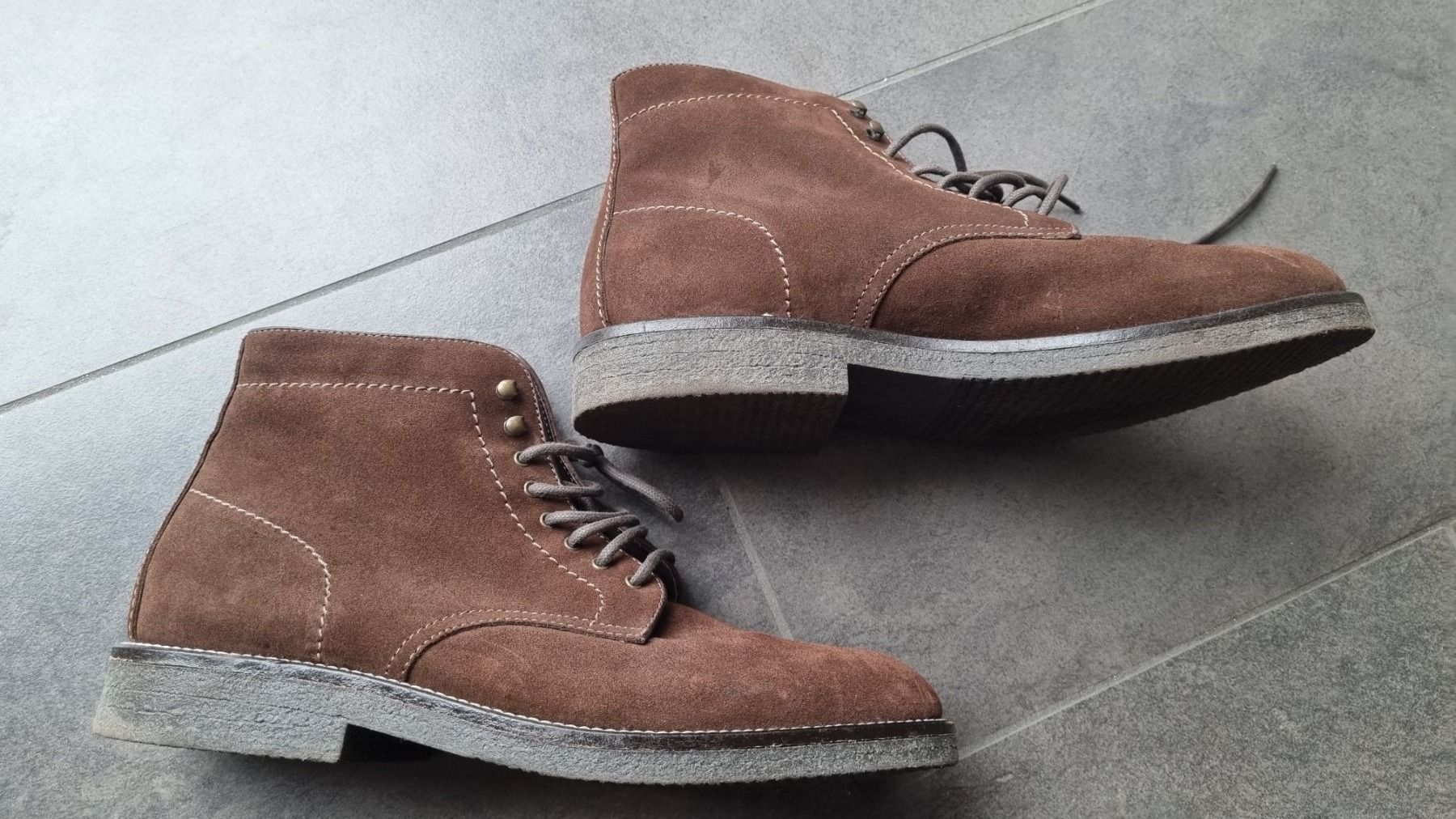 Scarpe da uomo: Braune wildleder schuhe von Bata, Gr. 45 – Usato da Cugnasco venduto da FuoriTutto 1