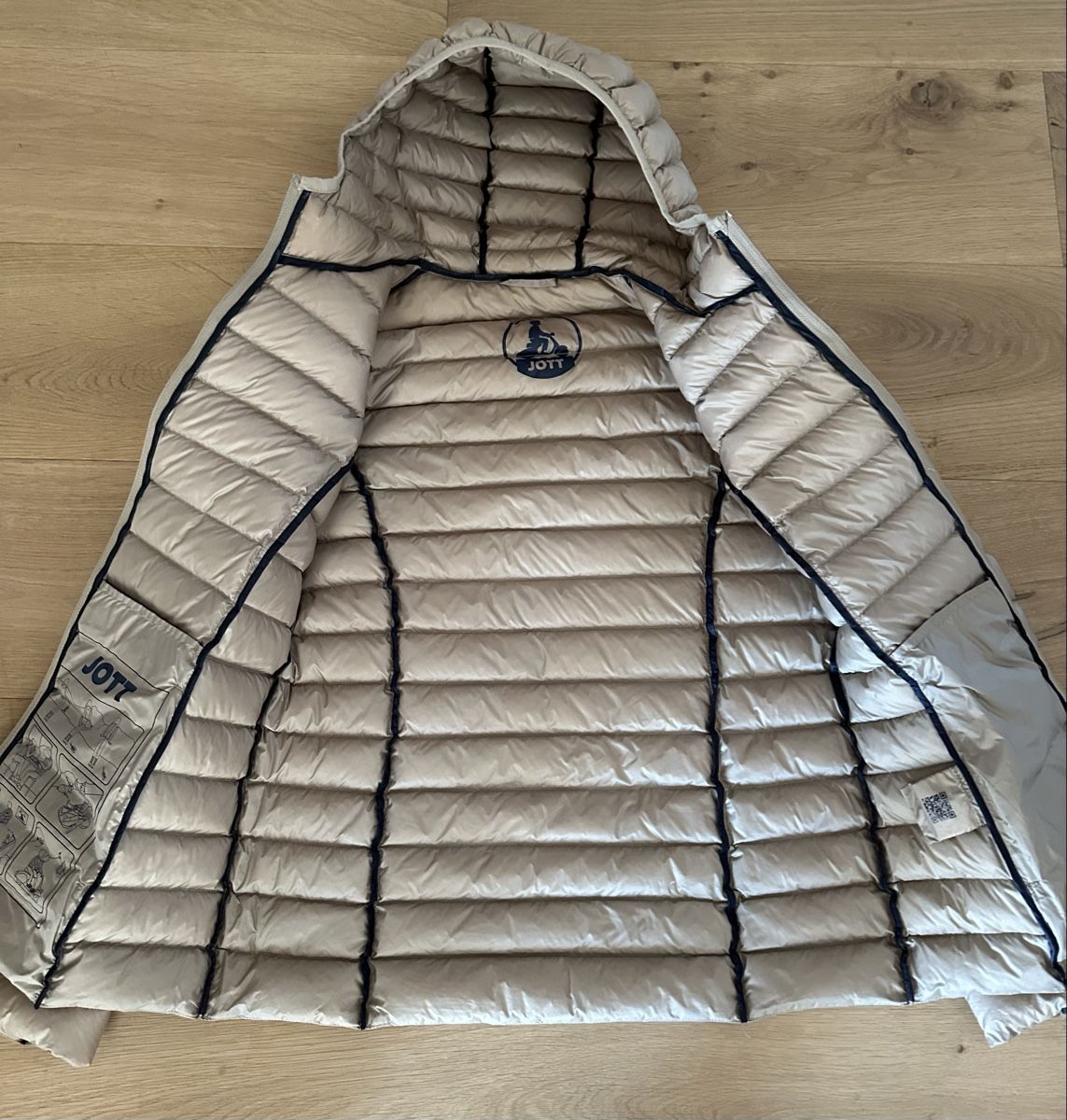 Jott Jacken: Daunenjacke JOTT Gr. M – Gebraucht aus Orbe von Geneva83 1