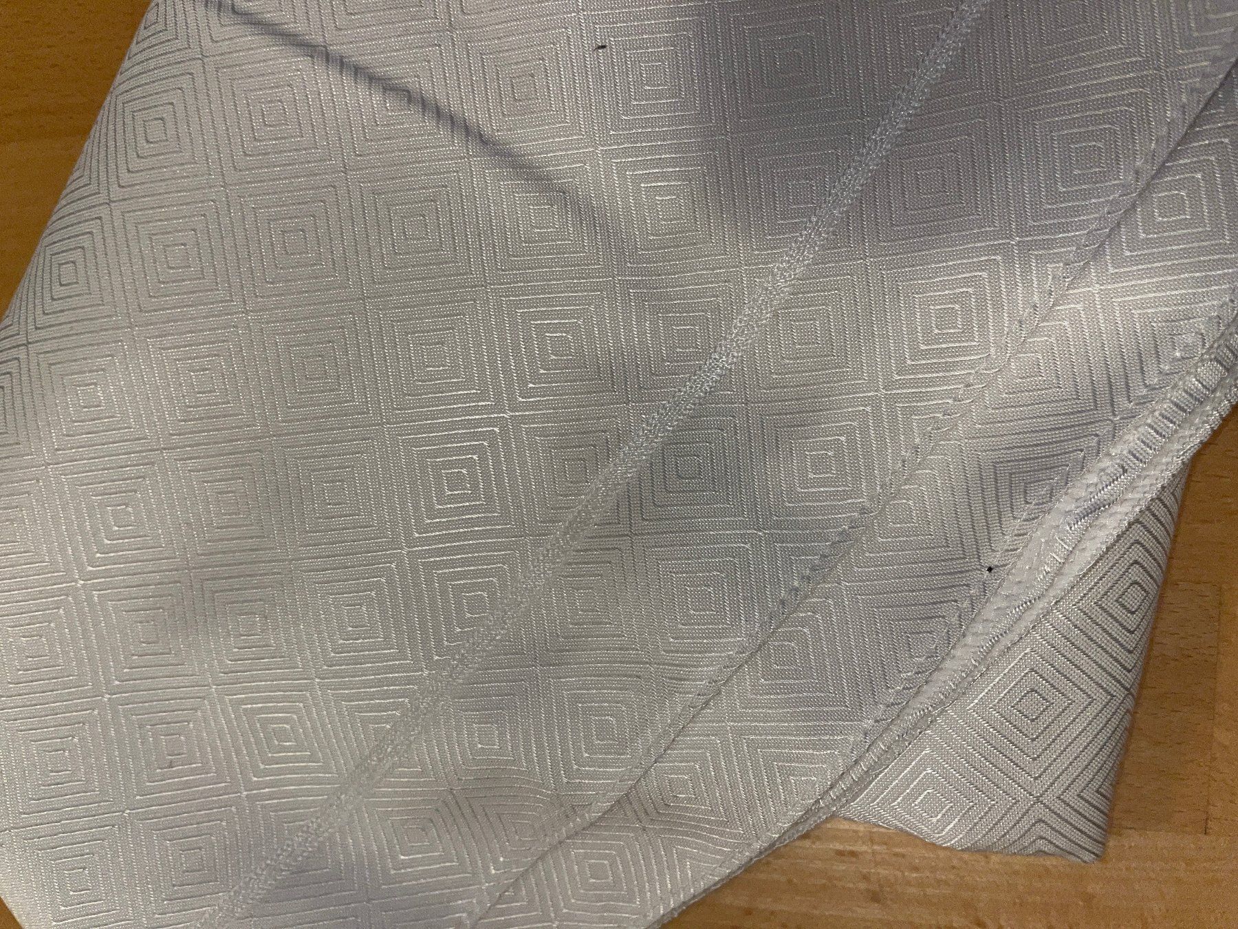 Altra biancheria da tavola: Tischtuch weiss, rund, ca 150 cm – Usato da Fislisbach venduto da mo_5442