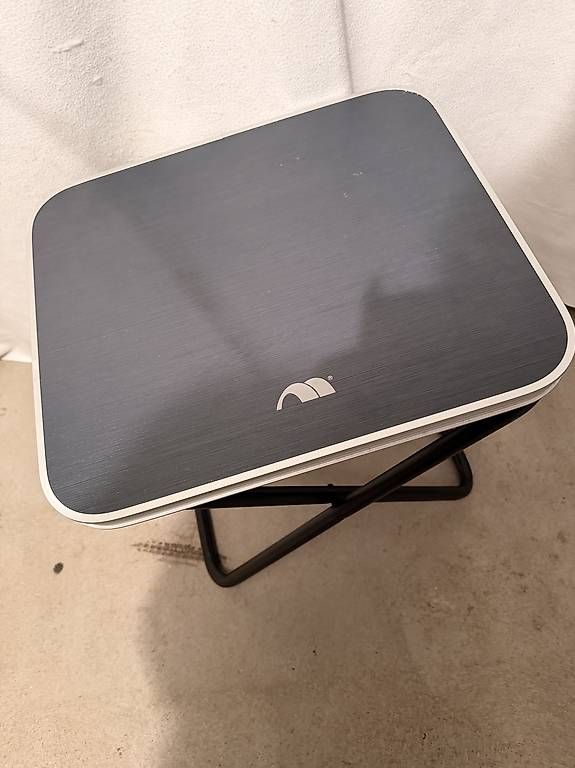 Sgabelli: NEU Hocker mit Tischplatte – Usato da Muhen venduto da bebesonne 2