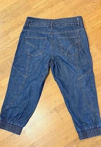 Jeans: Jeans Capri,  – D'occasion à Möhlin par Fusel7 1