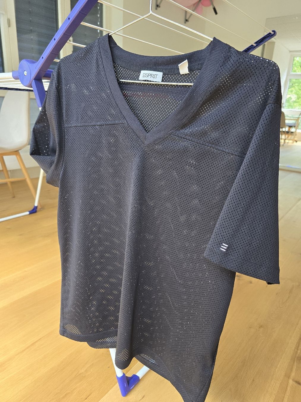 Esprit T-shirt: Schwarzes Esprit Mesh Shirt, Grösse S – Usato da Ennetbaden venduto da carlexandra