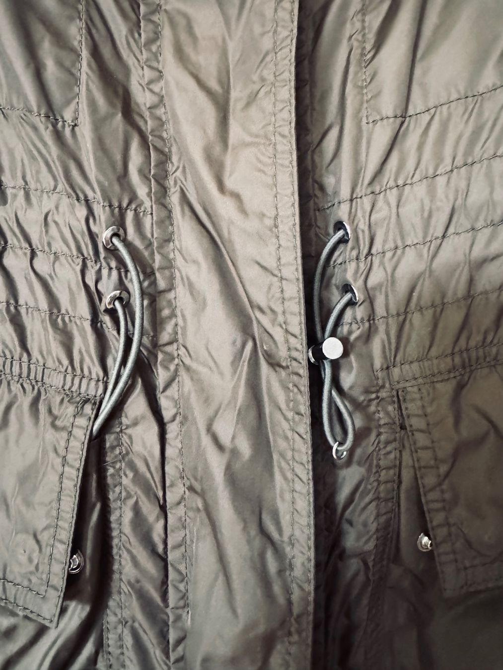 Moncler Giacche: Moncler parka – Usato da zürich venduto da Josmon 3