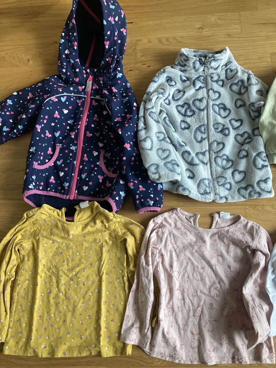 Lotti & Set di vestiti: Mädchen Kinderkleiderpaket Grösse 86/92  – Usato da Staad SG venduto da gab_7dr9 8
